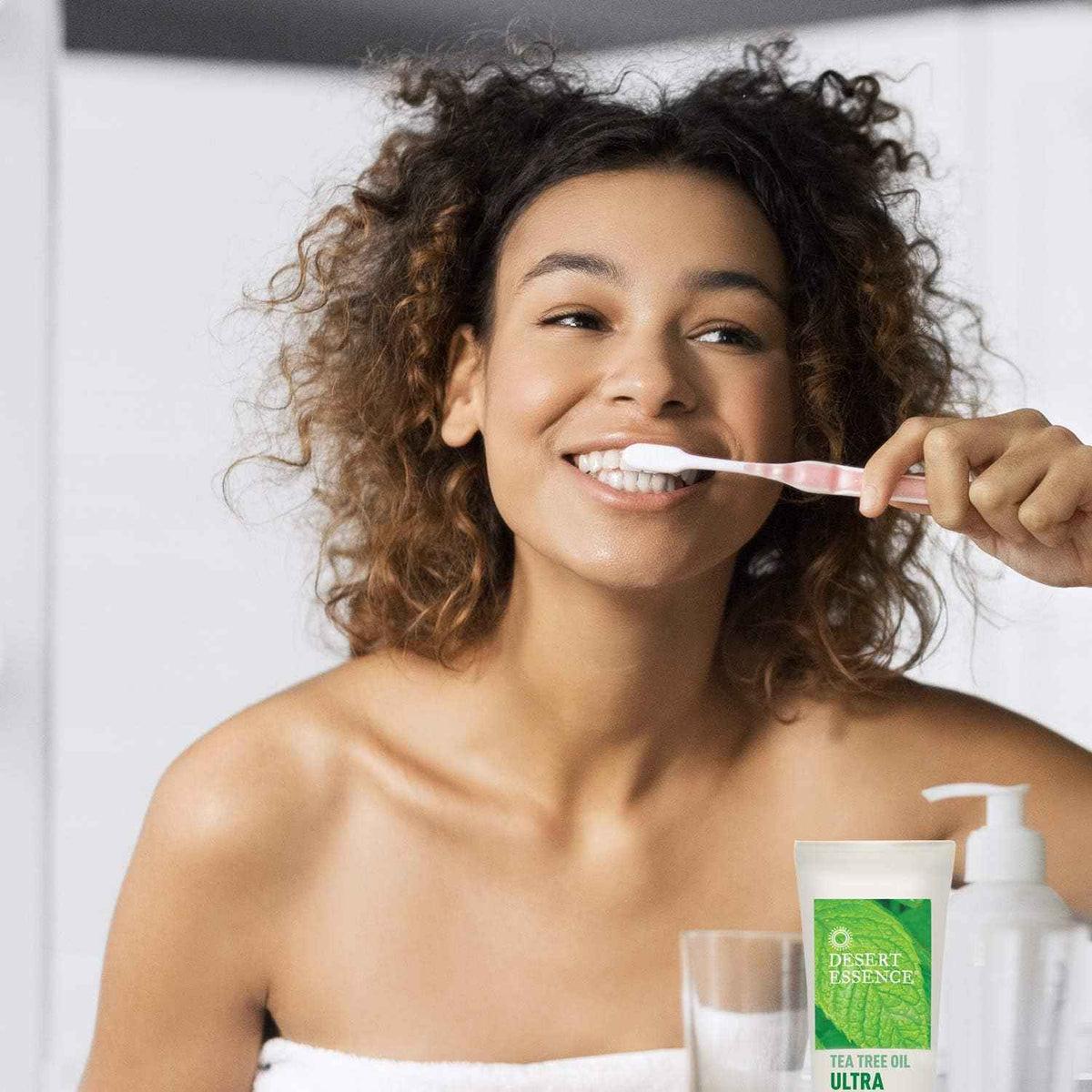 Desert Essence Ultra Care Toothpaste, Mega Mint, Fluoride Free, 6.25 oz
