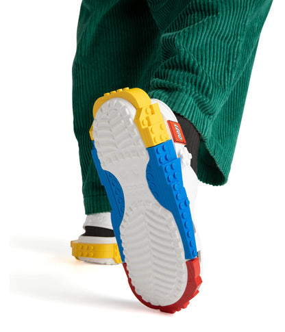 Crocs Unisex-Child Classic LEGO System Clogs, LEGO Shoes for Kids, Black, 2 Little Kid