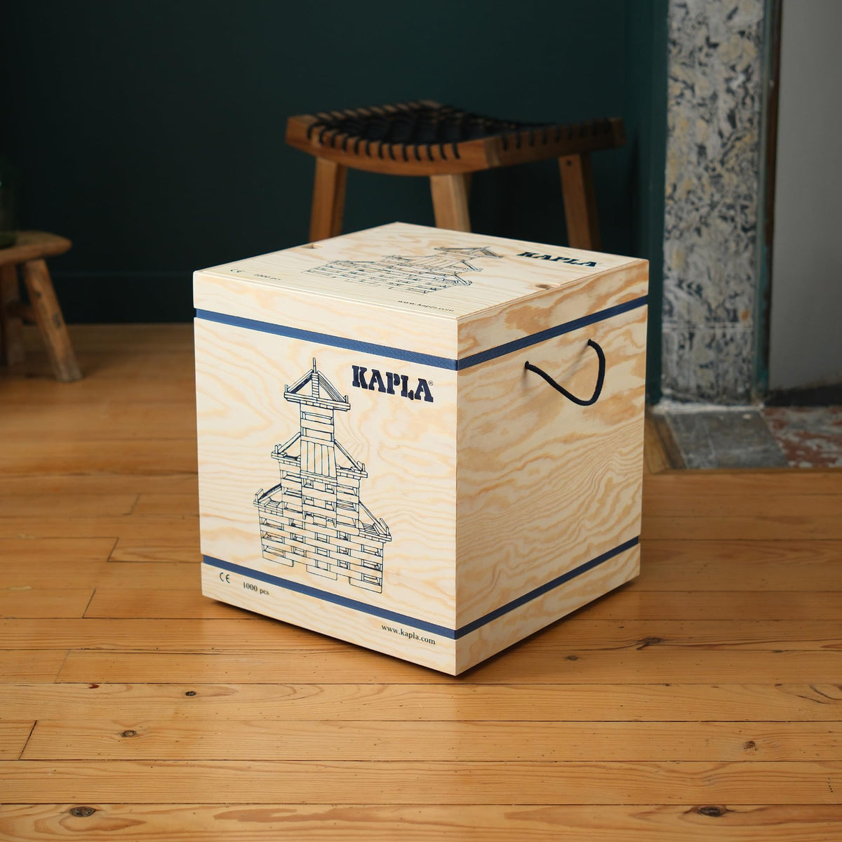 KAPLA Wooden Construction Set - 1000 Building Planks in a Chest - for Ages 3+